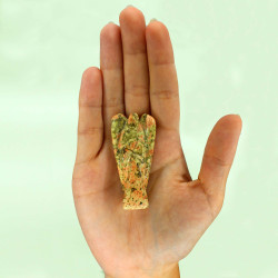Ángel de piedra preciosa tallada a mano - Unakita