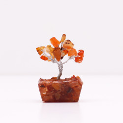 Mini árvore de pedras preciosas numa base de orgonite - Cornalina (15 pedras)