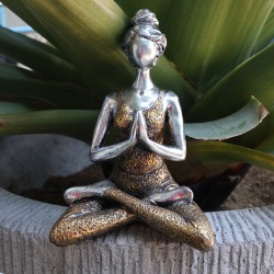 Figura de senhora do ioga - prata e ouro 24cm