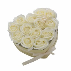 Caja de Regalo - Flor de Jabón  13 Rosas Crema - corazon