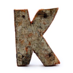 Letra de casca de árvore rústica - "K" (12) - Pequena 7cm