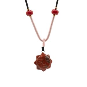 Collar de cuerda con colgante de piedra preciosa - Cara del Sol de cornalina