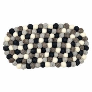 Tapete central ovalado de bolas de fieltro - 38 x 18 cm, color gris multicolor