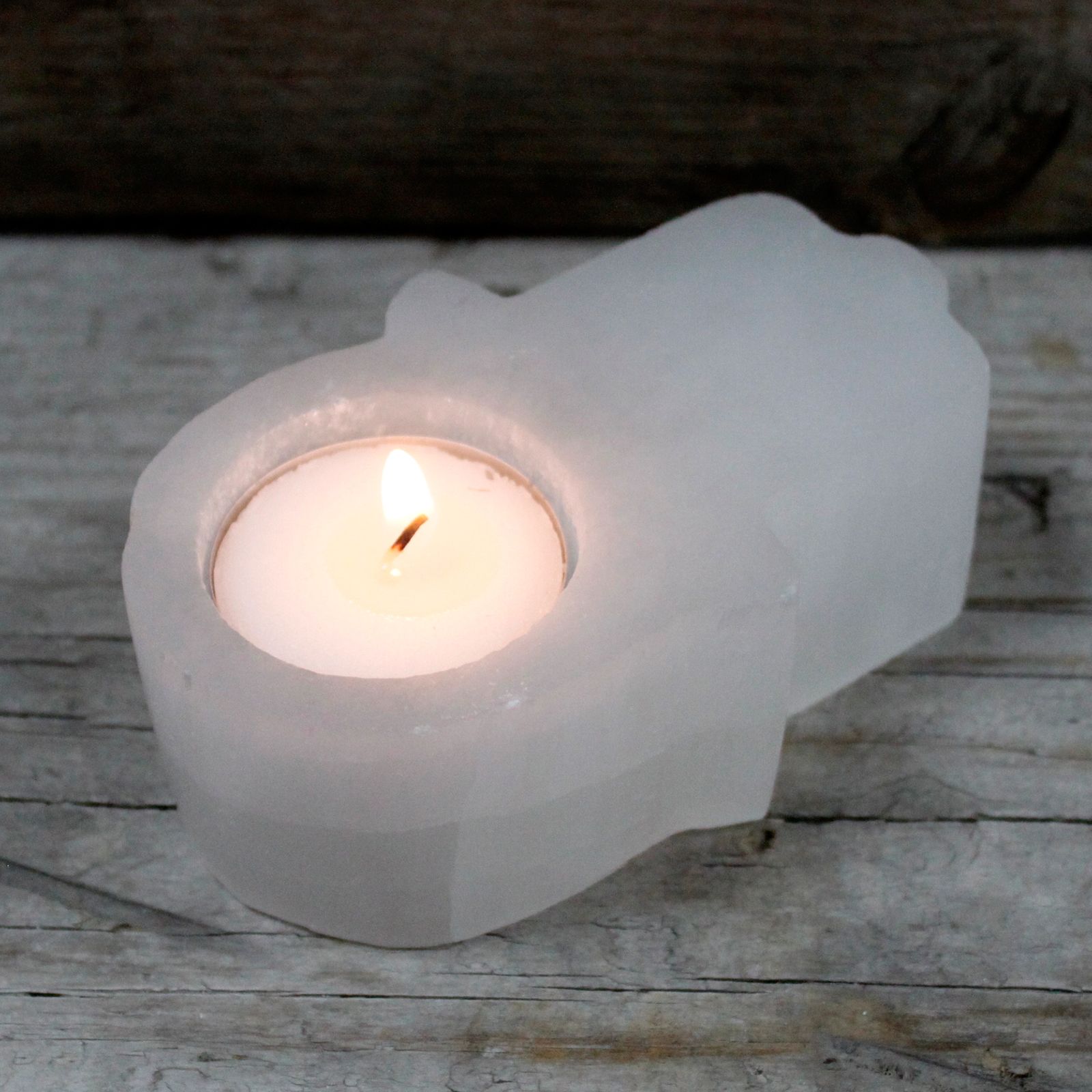 Candelabro Selenite Hamsa - Imagen 3