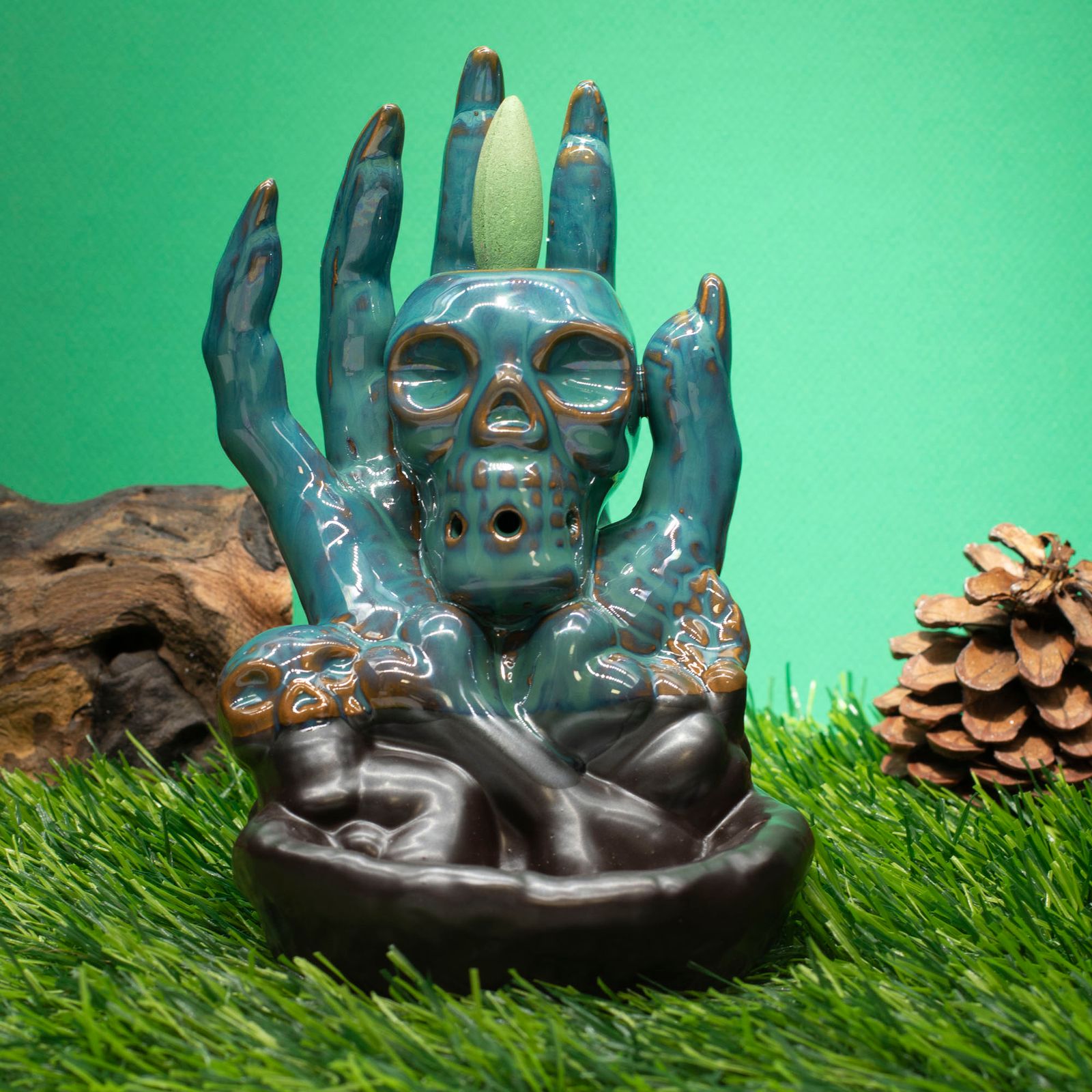 Quemador de incienso de flujo inverso - Calavera en la mano - Imagen 2