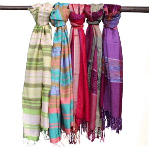 Bufandas bohemias indias grandes - 75x180 - Púrpuras al azar