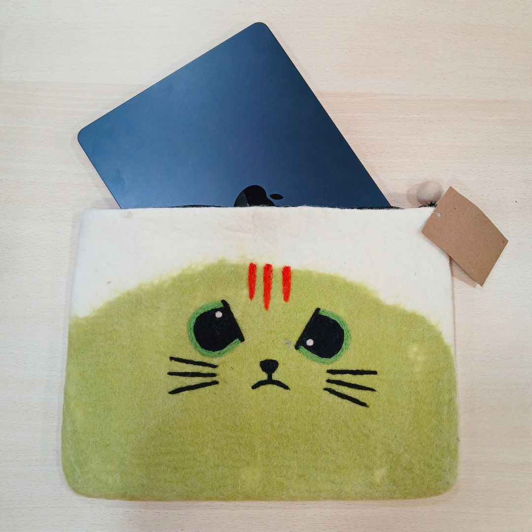 Funda de fieltro para portátil (de hasta 14 pulgadas) - Gato Gruñón - Imagen 2