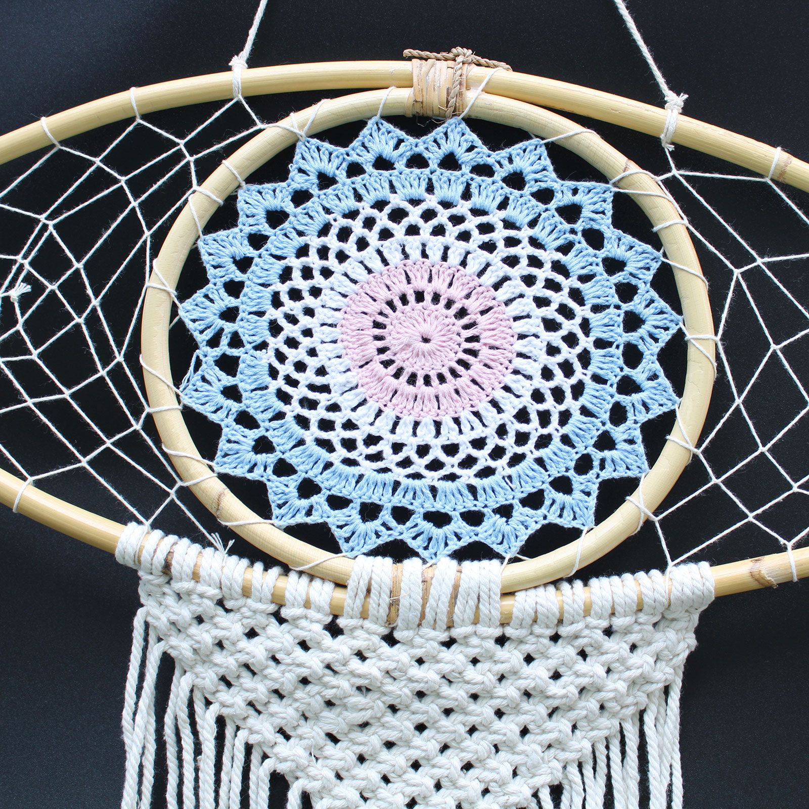 Atrapasueños - Lrg Macramé Ojo Azul / Blanco / Rosa - Imagen 2