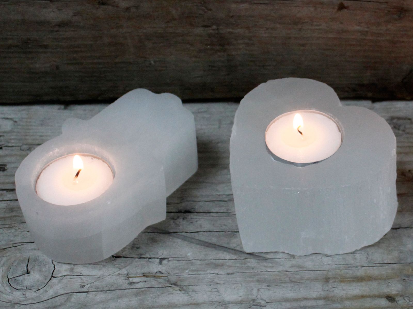 Candelabro Selenite Hamsa - Imagen 4